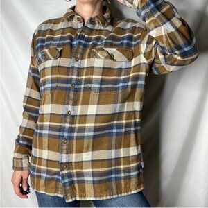 Patagonia Fjord flannel shirt button-down long sleeve brown blue plaid M